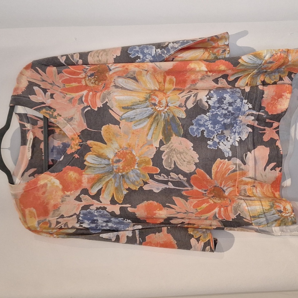 Soft Surroundings Floral sweater size petite large